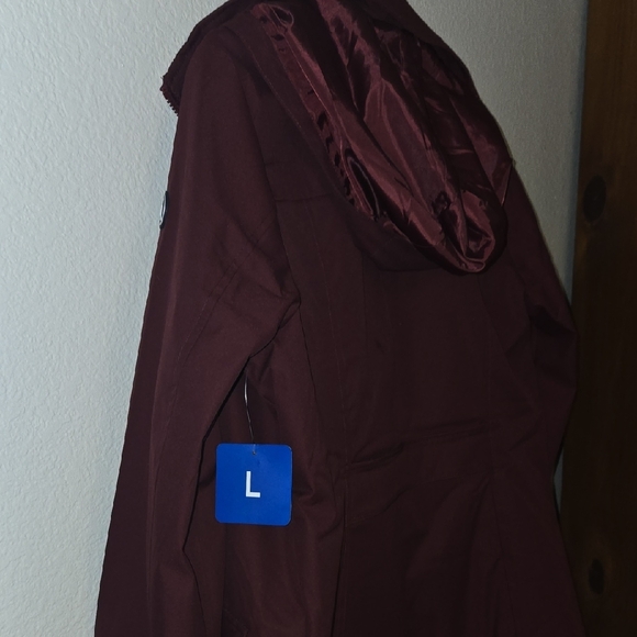 Lands' End Women's Burgundy Puffer Coat - Picture 10 of 15